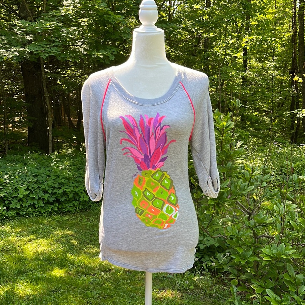 Trina Turk recreation pineapple top. Size M. 78% rayon. 11% poly, 11% cotton
